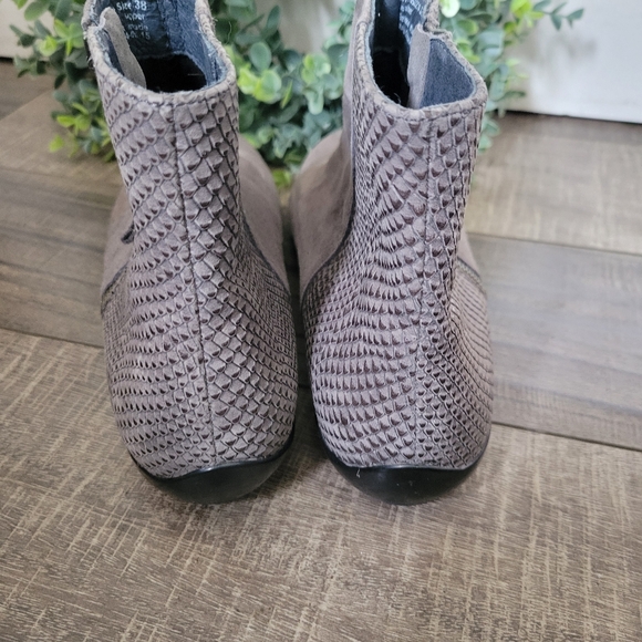 Dansko Otis Grey Suede Ankle Boots Booties Women's Size EU 38 US 7.5/8 - Picture 7 of 9